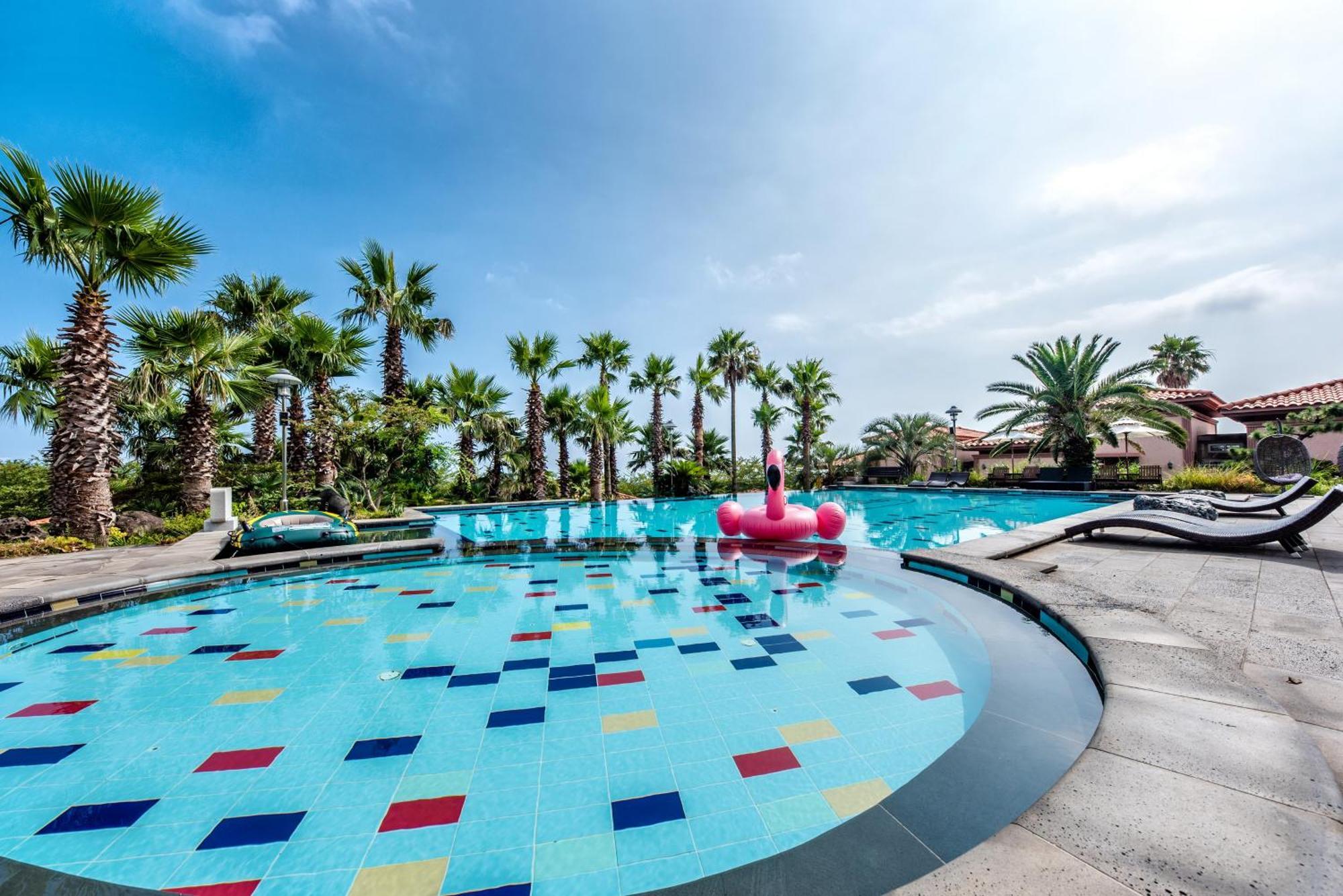 Palm Valley Resort Seogwipo Extérieur photo