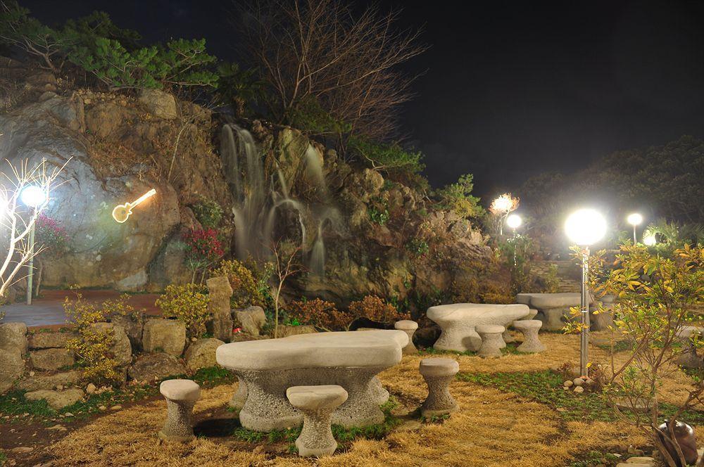 Palm Valley Resort Seogwipo Extérieur photo
