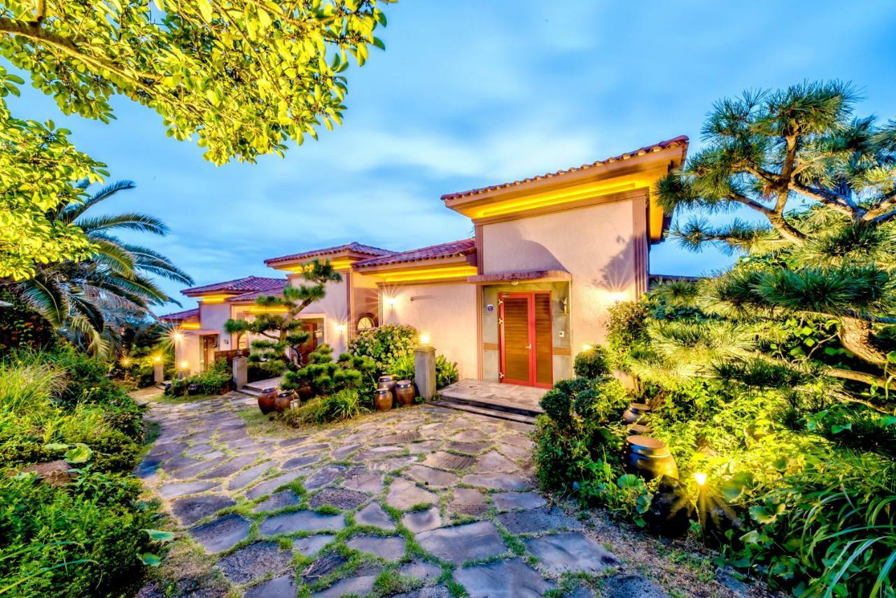 Palm Valley Resort Seogwipo Extérieur photo