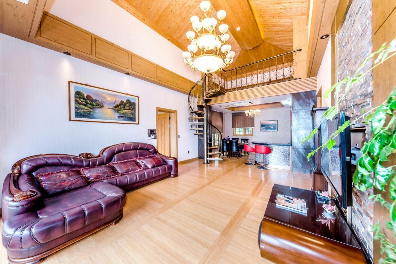 Palm Valley Resort Seogwipo Extérieur photo