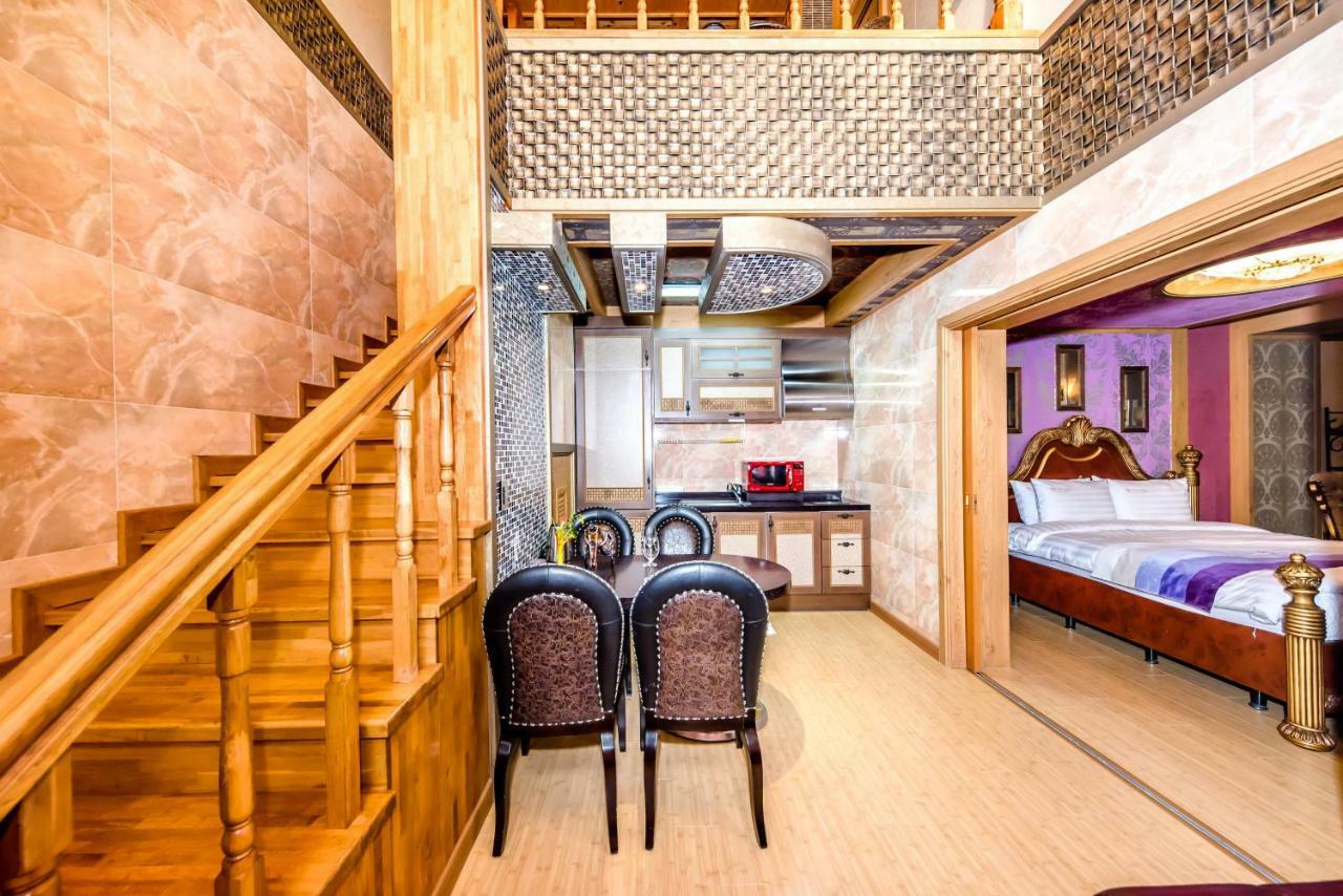 Palm Valley Resort Seogwipo Extérieur photo