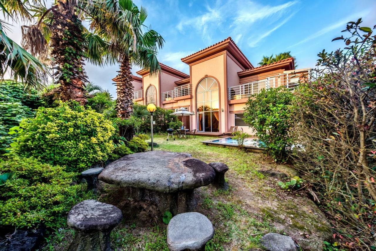 Palm Valley Resort Seogwipo Extérieur photo