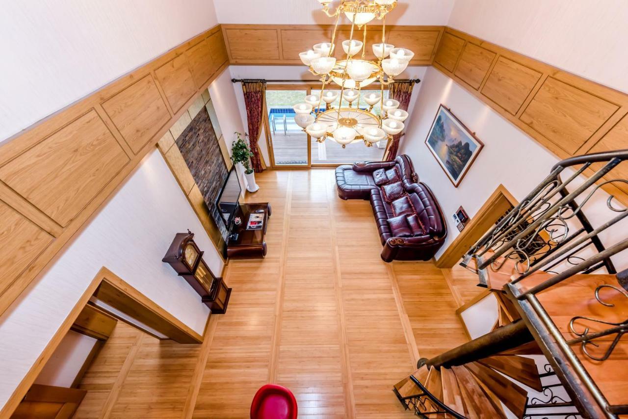 Palm Valley Resort Seogwipo Extérieur photo