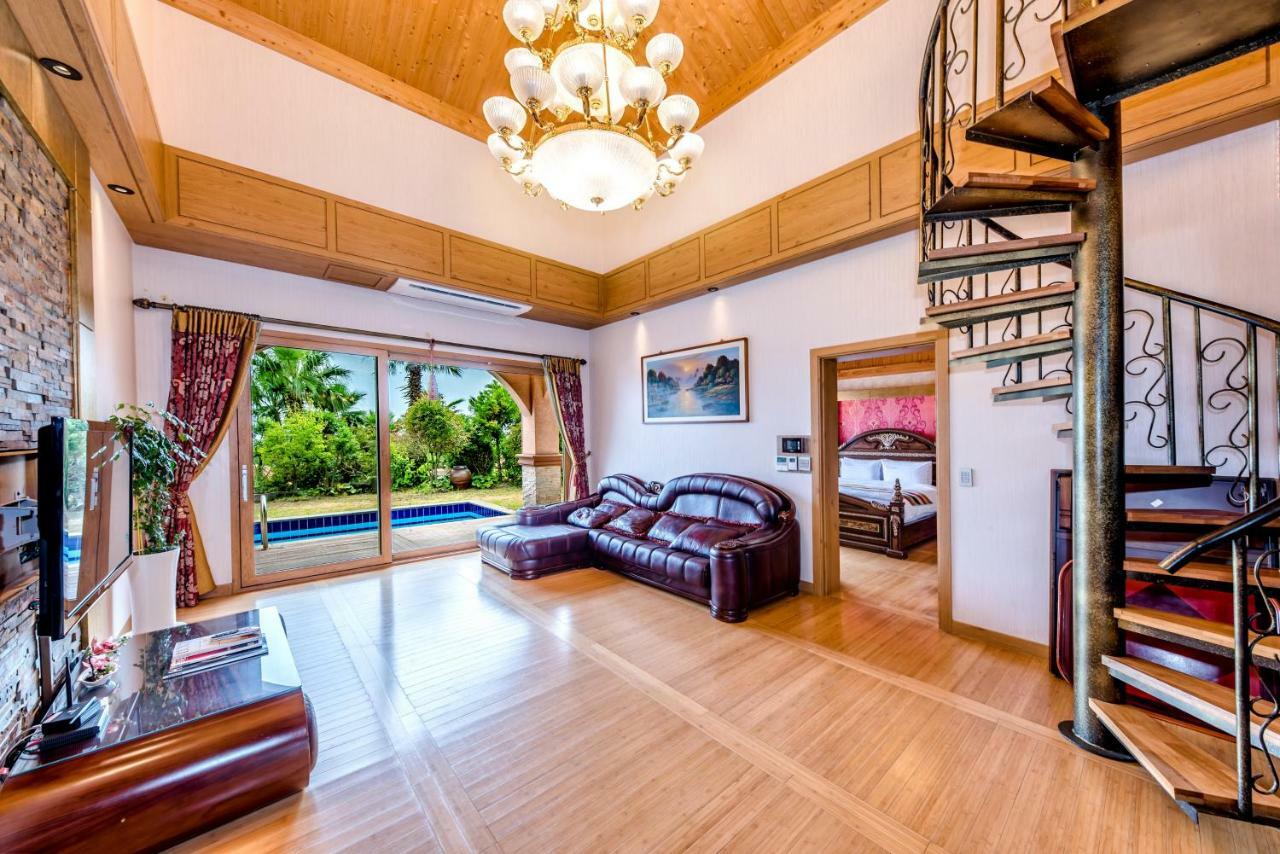 Palm Valley Resort Seogwipo Extérieur photo